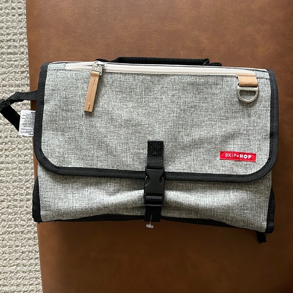 Skip Hop Changing Pad Organizer brand new - Picture 1 of 4